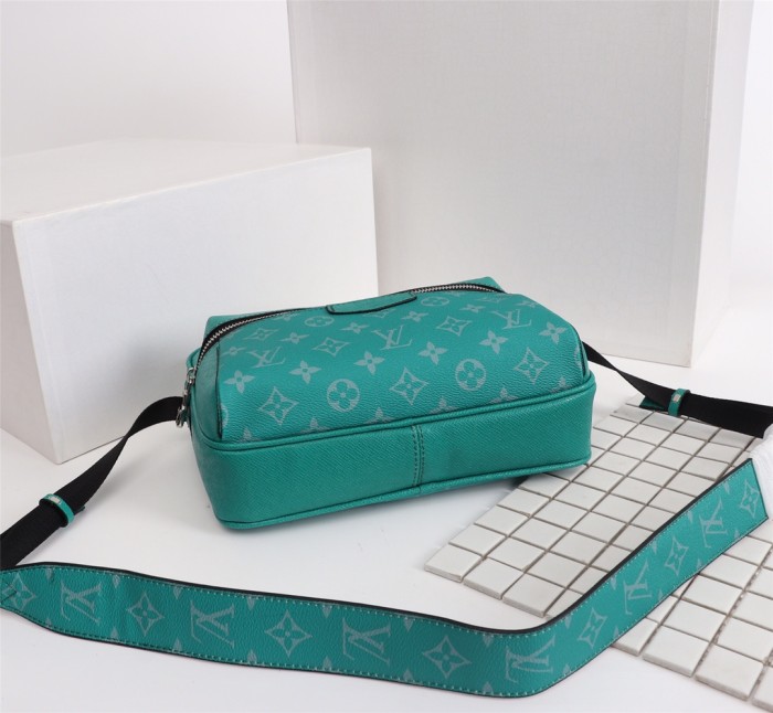 Louis Vuitton Mens Bag Luxury Brand Fashion Type Outdoor Messenger M30242 with Original Box