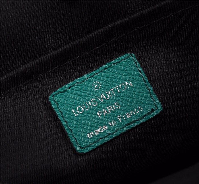 Louis Vuitton Mens Bag Luxury Brand Fashion Type Outdoor Messenger M30242 with Original Box