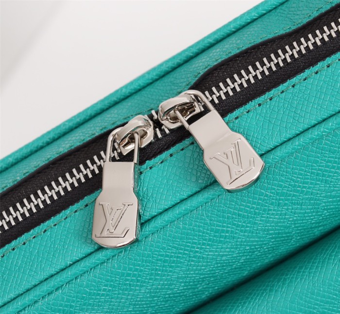 Louis Vuitton Mens Bag Luxury Brand Fashion Type Outdoor Messenger M30242 with Original Box