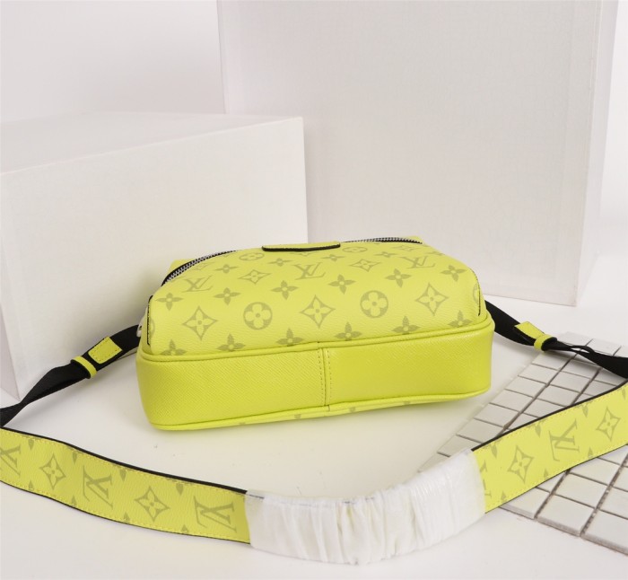 Louis Vuitton Mens Bag Luxury Brand Fashion Type Outdoor Messenger M30242 with Original Box