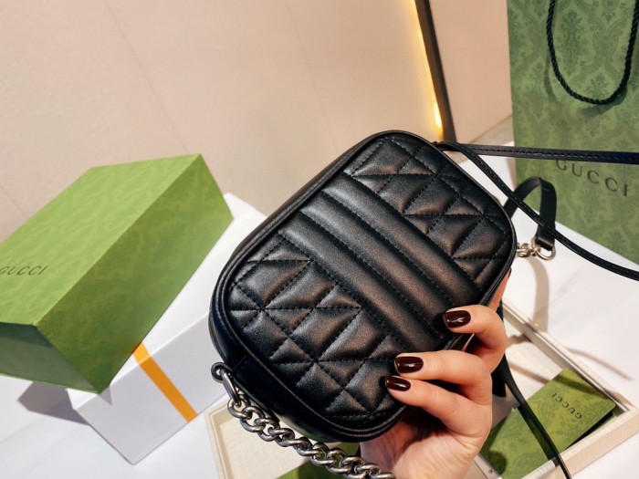 Gucci Womens Bags GG Marmont matelassé mini bag Gucci shoulder bag Luxury Brand with Original Box 634936 UM8BN 1000