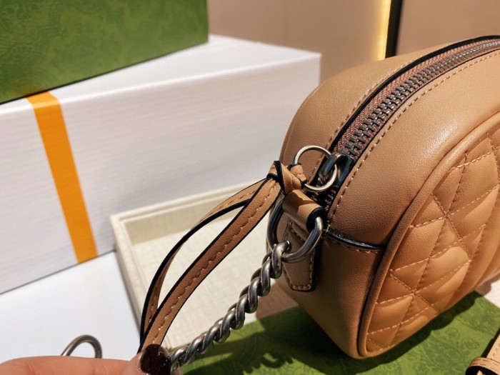 Gucci Womens Bags GG Marmont matelassé mini bag Gucci shoulder bag Luxury Brand with Original Box 634936 UM8BN 9022