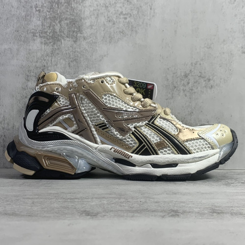 Balenciaga Womens Shoes Sneakers Luxury Brand Runner Sneaker in beige and black mesh and nylon with Original Box 677403W3RB39891