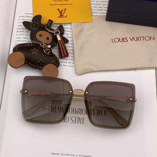 Women's Louis Vuitton LV3011 Sunglasses With Cloth Bag 