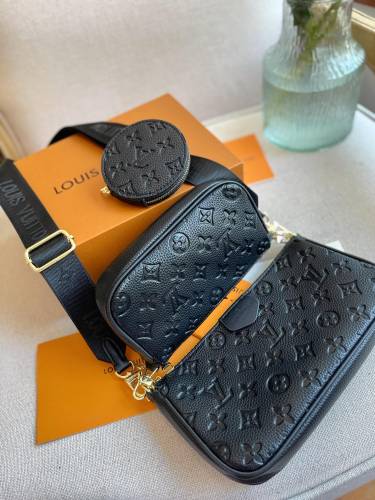 Louis Vuitton Womens Bags Clutch Wallets Luxury Brand Fashion Type Messenger Bags MULTI POCHETTE ACCESSOIRES m44823