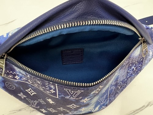 Louis Vuitton Mens Shoulder Bags Luxury Brand Fashion Type DISCOVERY BUMBAG PM M20587 with Original Box Blue Cowhide leather