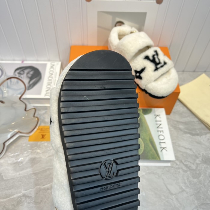 Louis Vuitton Womens Shoes Slide Slippers for Winter Wool Fabric Luxury Brand Designer PASEO FLAT COMFORT MULE with Original Box