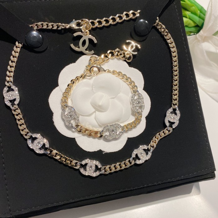 Chanel Luxury Womens Bracelet XSL0038 Necklaces XXL0103
