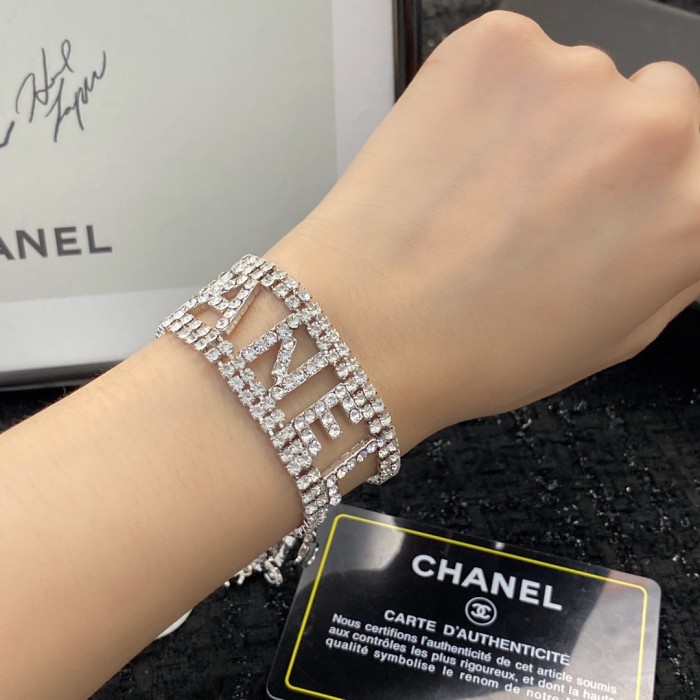 Chanel Luxury Womens Bracelet H1425