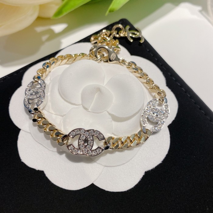 Chanel Luxury Womens Bracelet XSL0038 Necklaces XXL0103