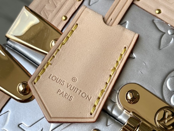 Louis Vuitton Womens Bags Clutches Luxury Brand Louis Vuitton The Camera BOX with Original Box M10115
