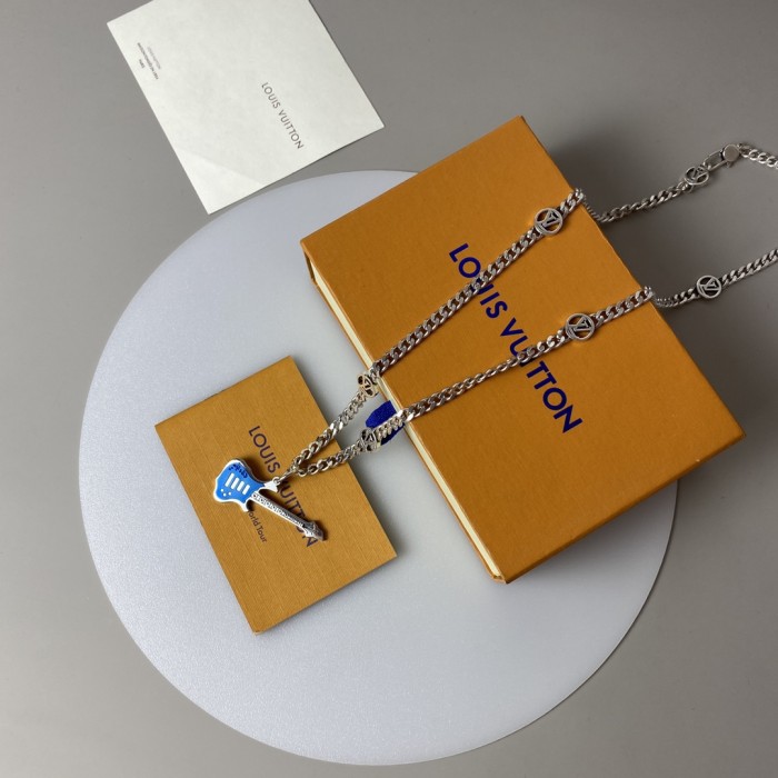 Louis Vuitton Luxury Men Womens Necklace