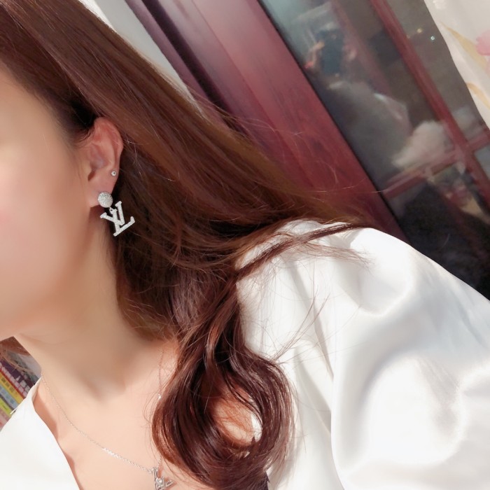 Louis Vuitton Luxury Womens Earrings