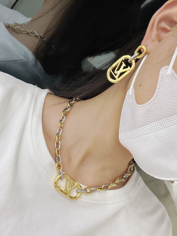 Louis Vuitton Luxury Womens Necklace