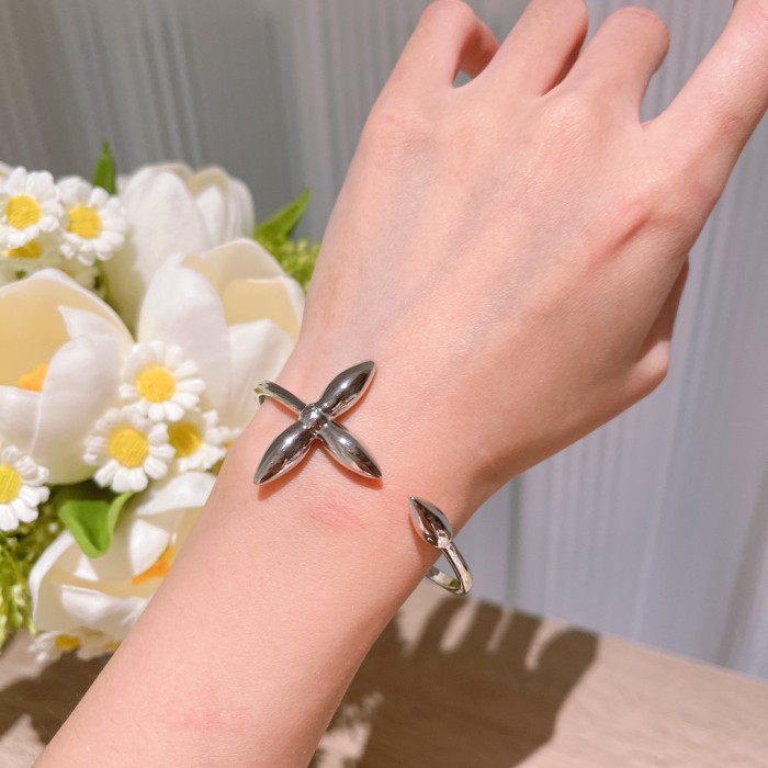 Louis Vuitton Luxury Womens Bracelet