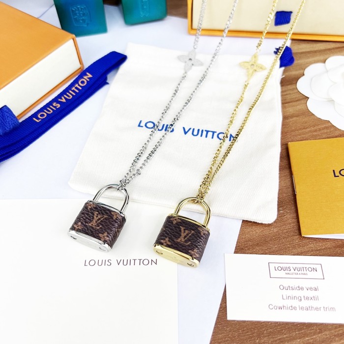 Louis Vuitton Luxury Men Womens Necklace XP574
