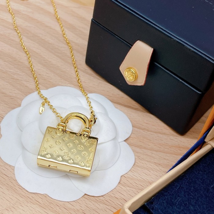 Louis Vuitton Luxury Womens Necklace
