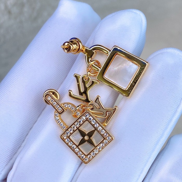 Louis Vuitton Luxury Womens Earrings