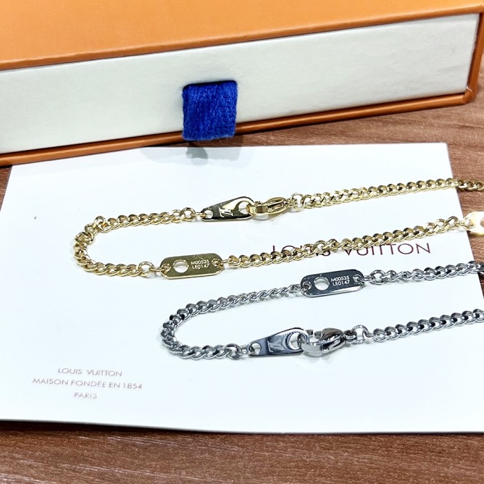 Louis Vuitton Luxury Men Womens Necklace XP574