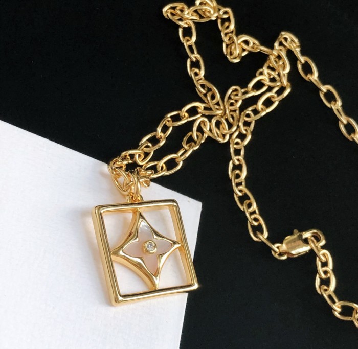 Louis Vuitton Luxury Womens Necklace yy391