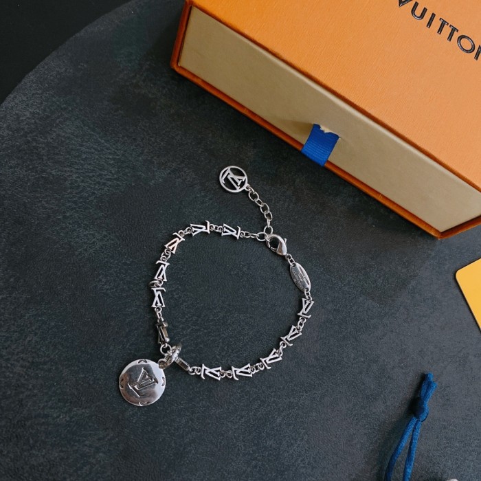 Louis Vuitton Luxury Men Womens Bracelet