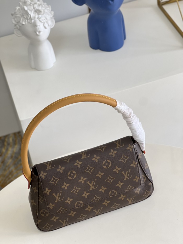 Louis Vuitton Womens Bags Luxury Brand Fashion Type Louis Vuitton 2006 pre-owned Looping shoulder bag Monogram Canvas M51147