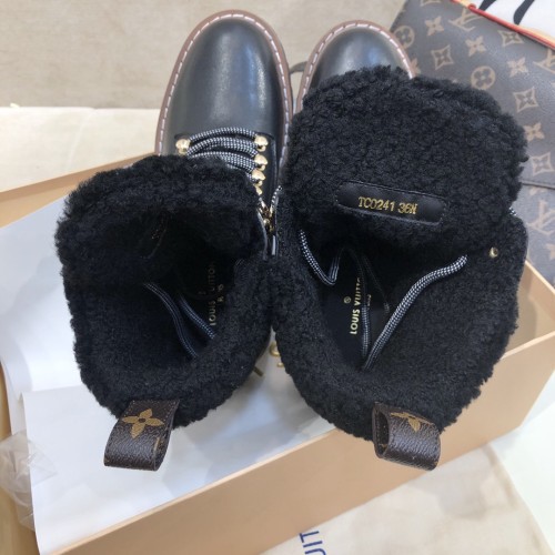 Louis Vuitton Women Shoes Boots Luxury Brand TERRITORY FLAT RANGER with Original Box 1A9HAI