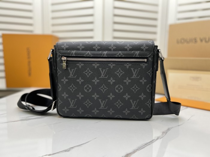 Louis Vuitton Mens Bags Messenger Bag Luxury Brand DISTRICT PM Monogram Eclipse coated canvas Shoulder Bags for Men with Original Box M46255