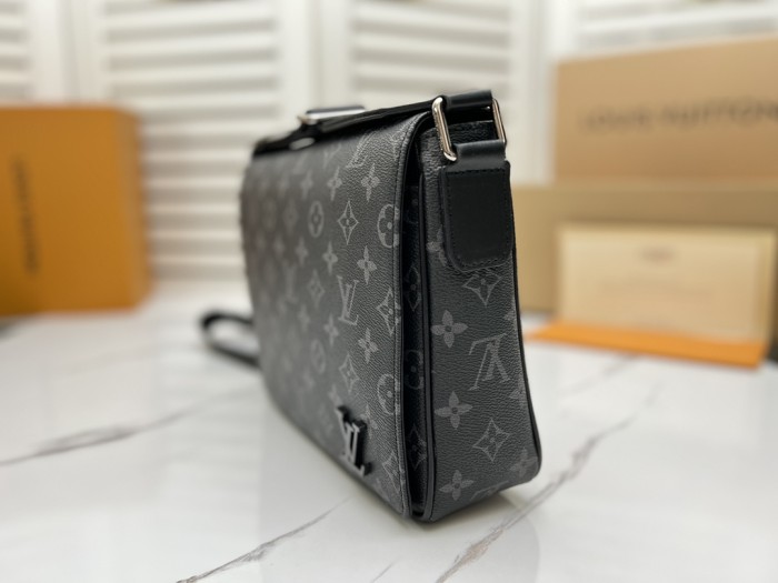 Louis Vuitton Mens Bags Messenger Bag Luxury Brand DISTRICT PM Monogram Eclipse coated canvas Shoulder Bags for Men with Original Box M46255