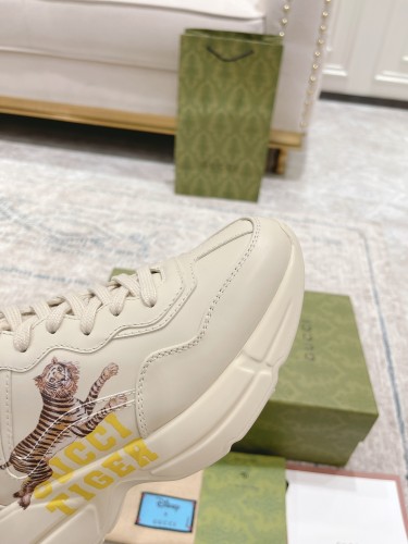 Gucci Womens Shoes Sneakers Luxury Brand Women's GG Rhyton sneaker GG Supreme canvas with Original Box 703809 DRW00 9522