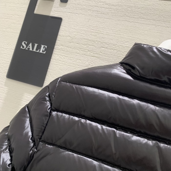 Moncler Design Womens Winter Windprood Down Jackets Keep Warm 90% White Duck Down