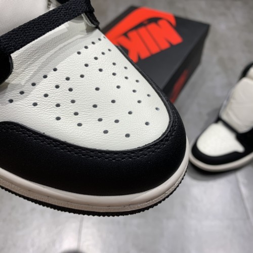 Air Jordan 1 Retro High OG Dark Mocha AJ1 Sneakers Mens Womens Shoes Sneakers with Original Box 555088-105