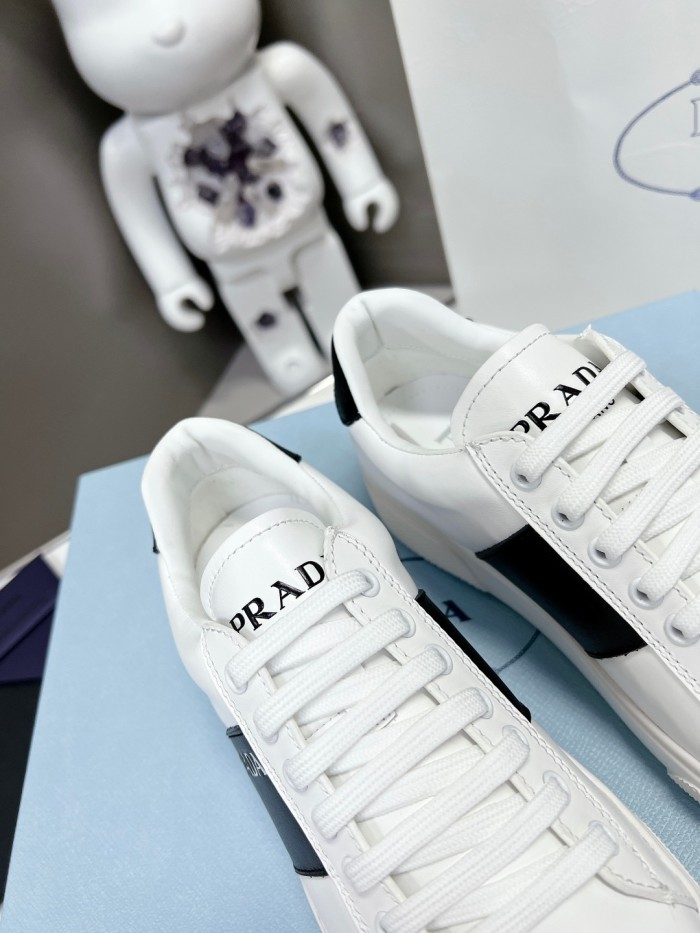 Prada Womens Shoes Casual Luxury Brand Breathable Prada sneakers with Original Box