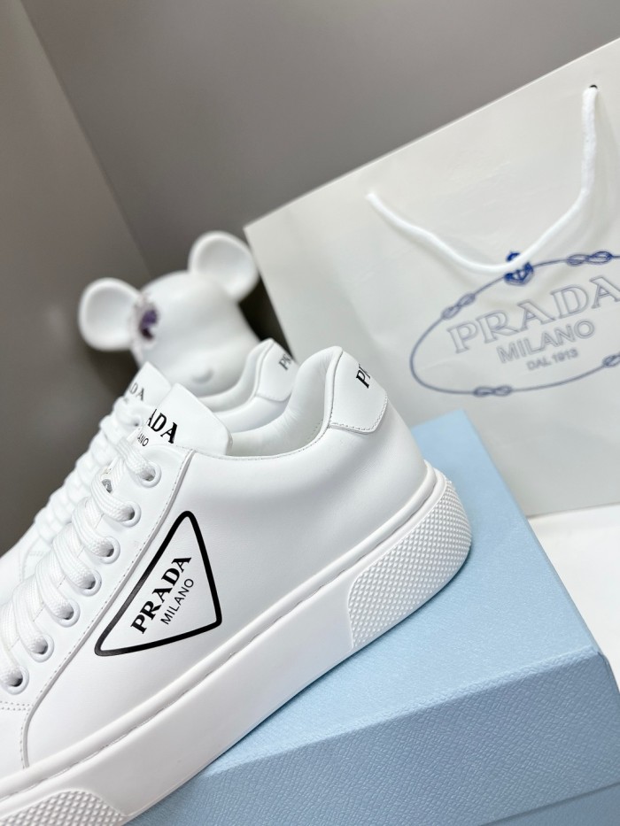 Prada Womens Shoes Casual Luxury Brand Breathable Prada sneakers with Original Box