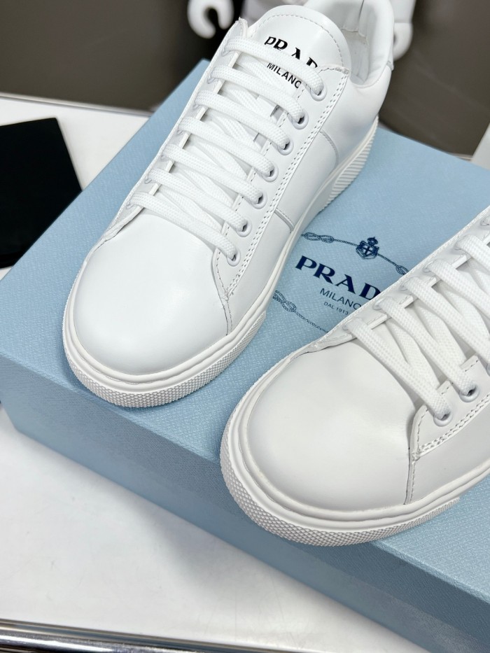 Prada Womens Shoes Casual Luxury Brand Breathable Prada sneakers with Original Box