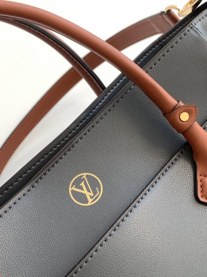 Louis Vuitton Womens Shoulder Bags Handbags Luxury Brand Fashion ON MY SIDE MM Twist calfskin and Monogram coated canvas M53823
