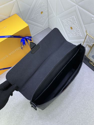 Louis Vuitton Womens Mens Shoulder Bags Handbags Luxury Brand Fashion S LOCK BRIEFCASE M20835