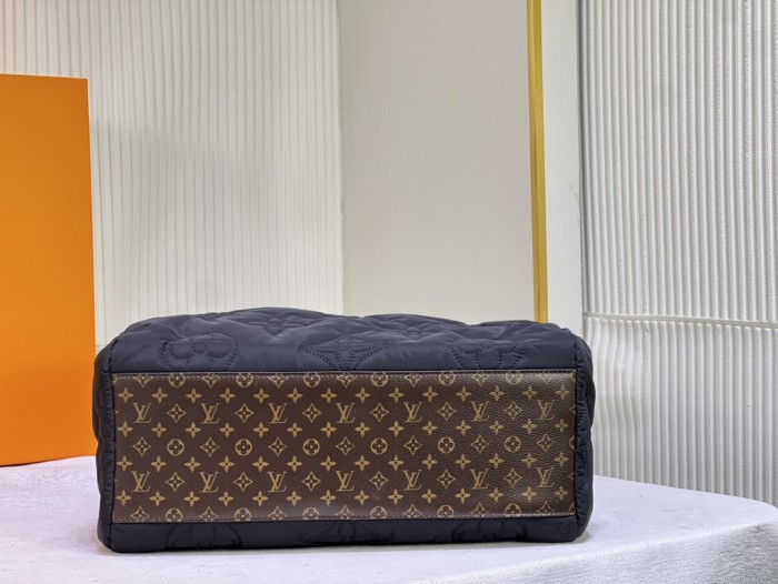 Louis Vuitton Womens Bags Handbags Luxury Brand Louis Vuitton Winter ONTHEGO MM M44576 Handbags for Women Monogram coated canvas