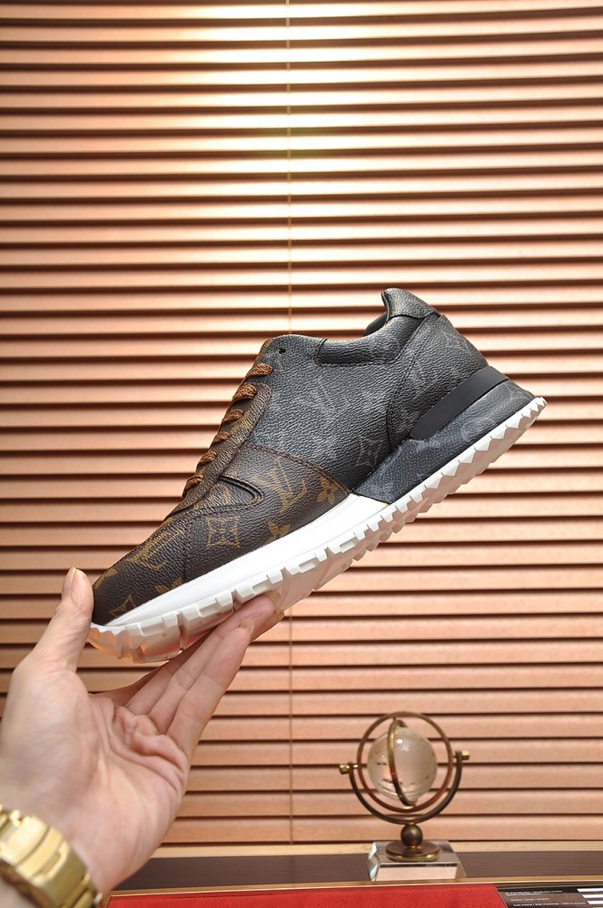 Louis Vuitton Men Shoes Sports RUN AWAY SNEAKER Running Design Luxury Brand with Original Box 1A9ZK8
