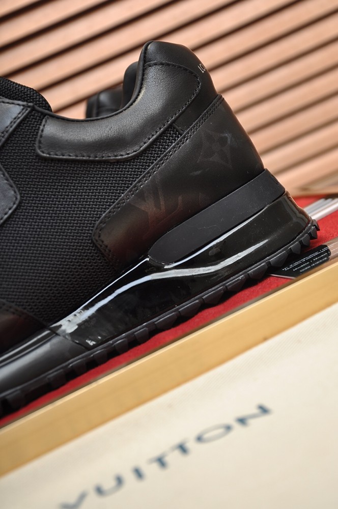 Louis Vuitton Men Shoes Sports RUN AWAY SNEAKER Running Design Luxury Brand with Original Box 1A9ZK8