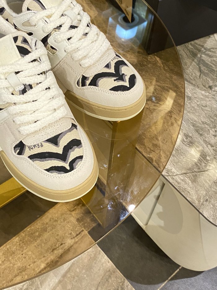Fendi Mens Shoes Fashion Sneakers Luxury Brand Casual Fendi Trainer Sneakers Match Basse Shoes for Men with Original Box