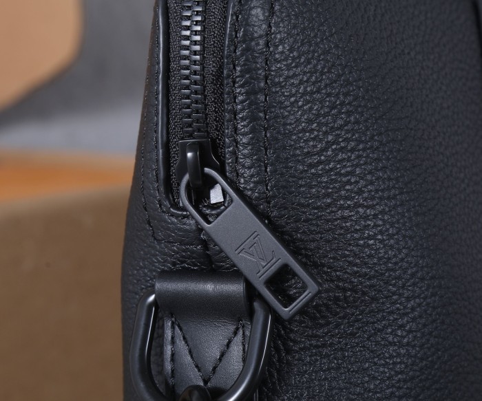 Louis Vuitton Mens Shoulder Bags Handbags Luxury Brand Fashion TAKEOFF BRIEFCASE M59159 Black Grained calf leather