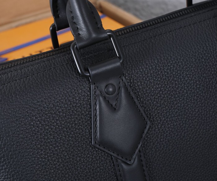 Louis Vuitton Mens Shoulder Bags Handbags Luxury Brand Fashion TAKEOFF BRIEFCASE M59159 Black Grained calf leather
