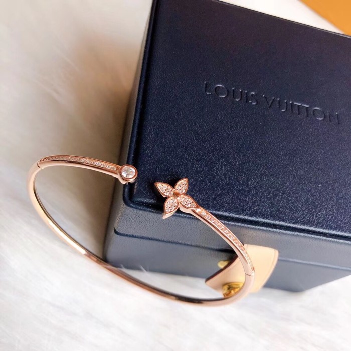Louis Vuitton Womens Bracelet Luxury Brand Idylle Blossom Twist Bracelet, Pink Gold And Diamonds with Original Box Q95690