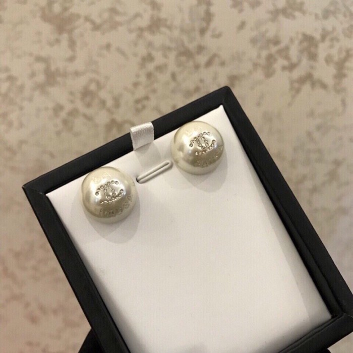 Chanel Luxury Womens Earrings