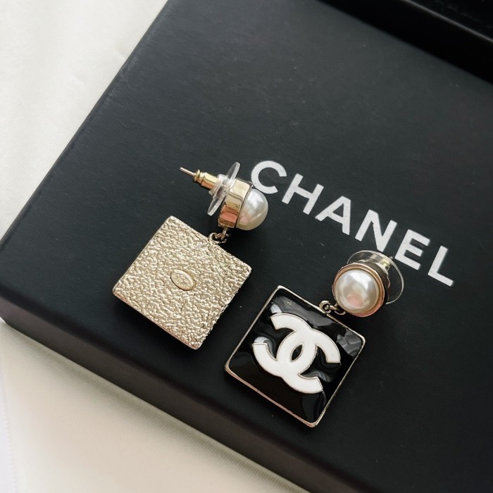Chanel Luxury Womens Earrings