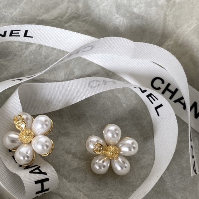 Chanel Luxury Womens Earrings