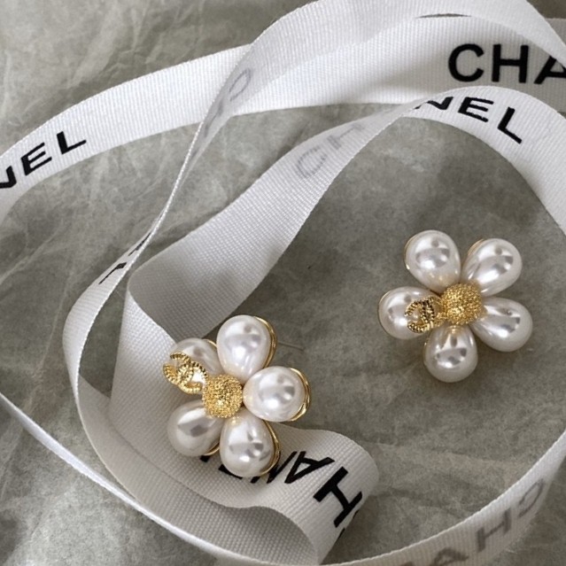 Chanel Luxury Womens Earrings