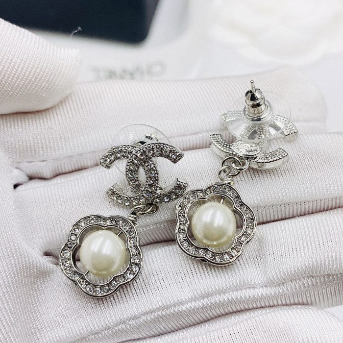 Chanel Luxury Womens Earrings