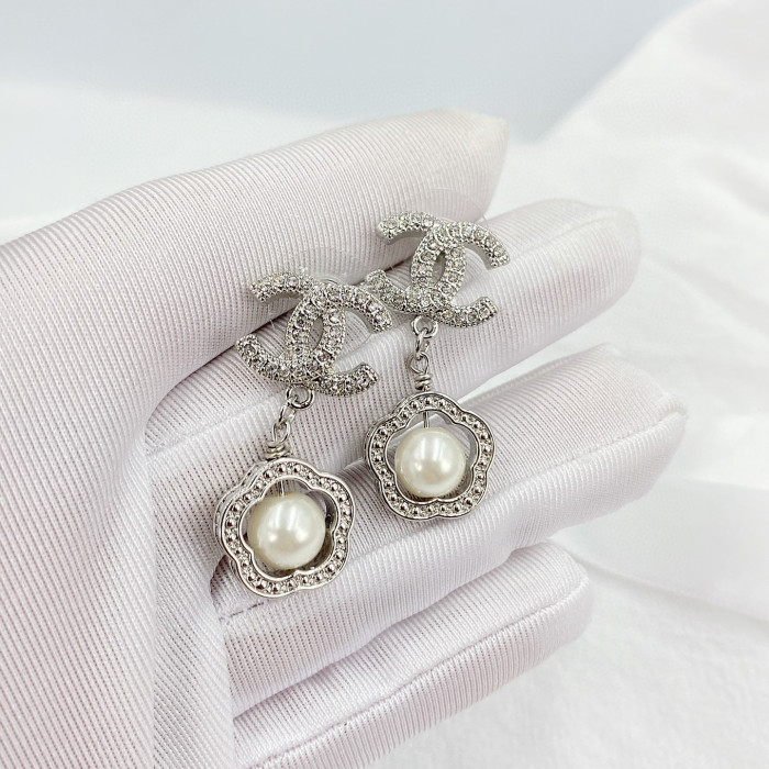 Chanel Luxury Womens Earrings